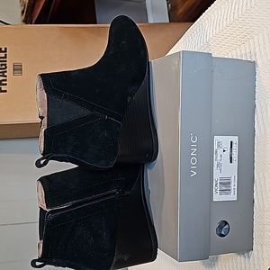 9m vionic Paloma Chelsea wedge short bootie